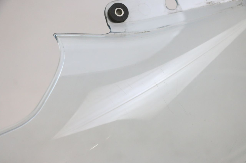 photo de PARABRISAS PIAGGIO MP3 125 (2006 - 2014) - Pontos de fixação
