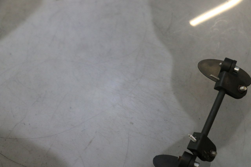 photo de PARABRISA PIAGGIO MP3 500 (2016 - 2018) - Pontos de fixação