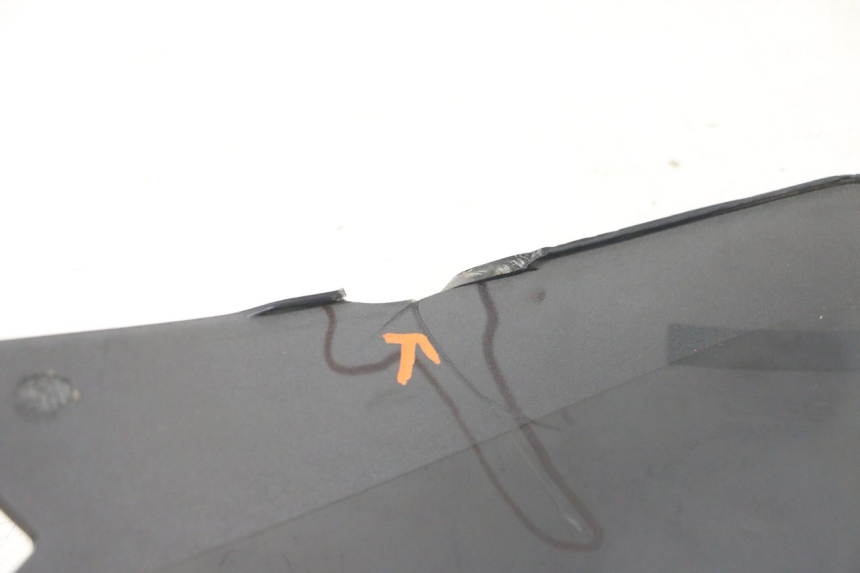 photo de PARABRISAS PEUGEOT ELYSTAR 50 (2002 - 2014) - Pontos de fixação