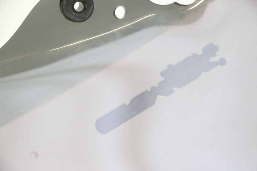 photo de PARABRISAS PEUGEOT SATELIS 125 (2013 - 2018) - Detalhe da peça