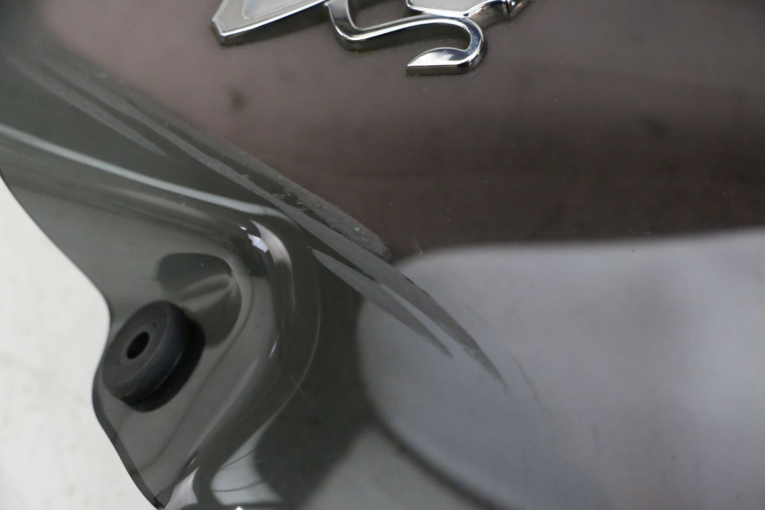 photo de PARABRISAS PEUGEOT SATELIS 125 (2013 - 2018) - Pontos de fixação