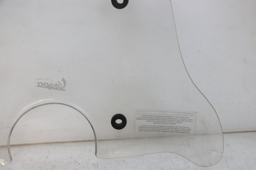 photo de PARABRISAS PIAGGIO VESPA LX IE 125 (2010 - 2012) - Detalhe da peça