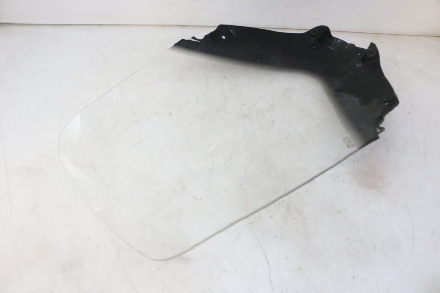 photo de PARABRISAS PEUGEOT SATELIS 125 (2010 - 2012) - Detalhe da peça
