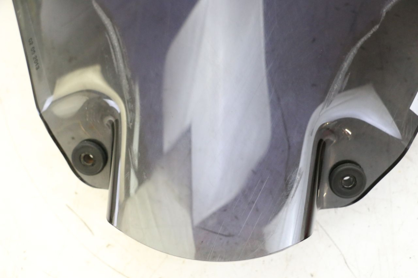 photo de PARABRISAS PEUGEOT SATELIS 125 (2013 - 2018) - Detalhe da peça