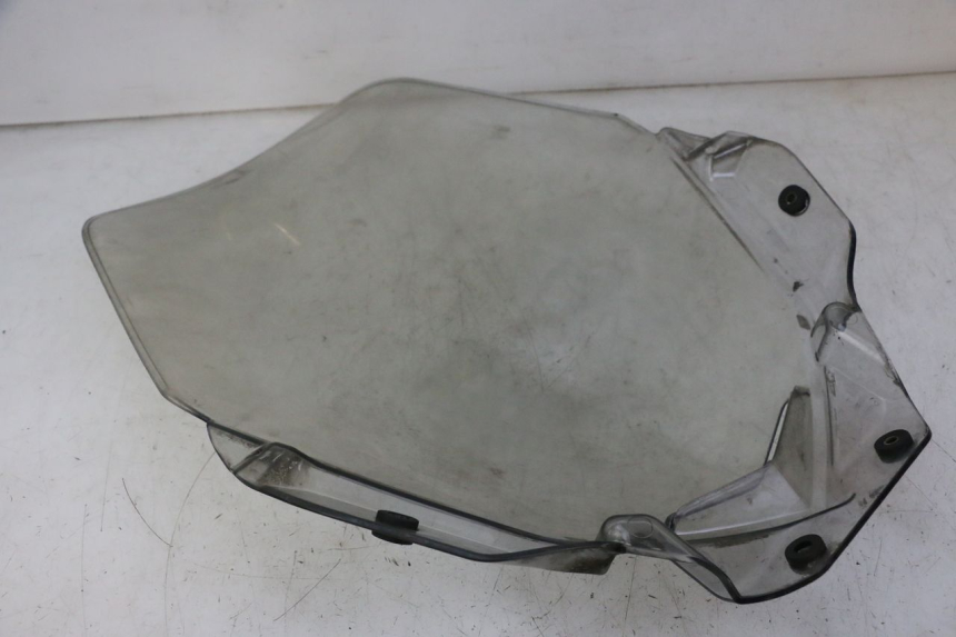 photo de PARABRISAS PEUGEOT SATELIS 125 (2006 - 2009) - Pontos de fixação