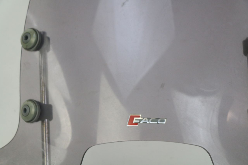photo de PARABRISAS PIAGGIO VESPA SPRINT 2T 50 (2014 - 2018) - Vista de perto