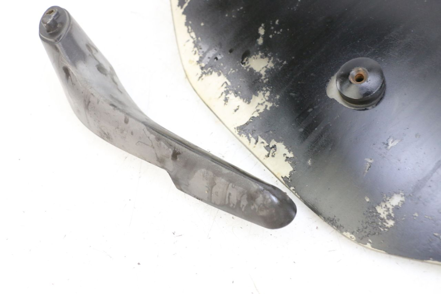 photo de PARABRISAS PIAGGIO X9 125 (2000 - 2003) - Pontos de fixação