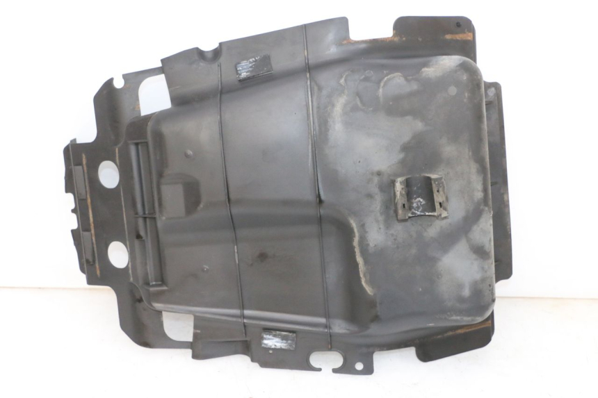 photo de PASSAGEM DA RODA TRASEIRA SUZUKI BURGMAN 650 (2013 - 2020) - Detalhe da peça