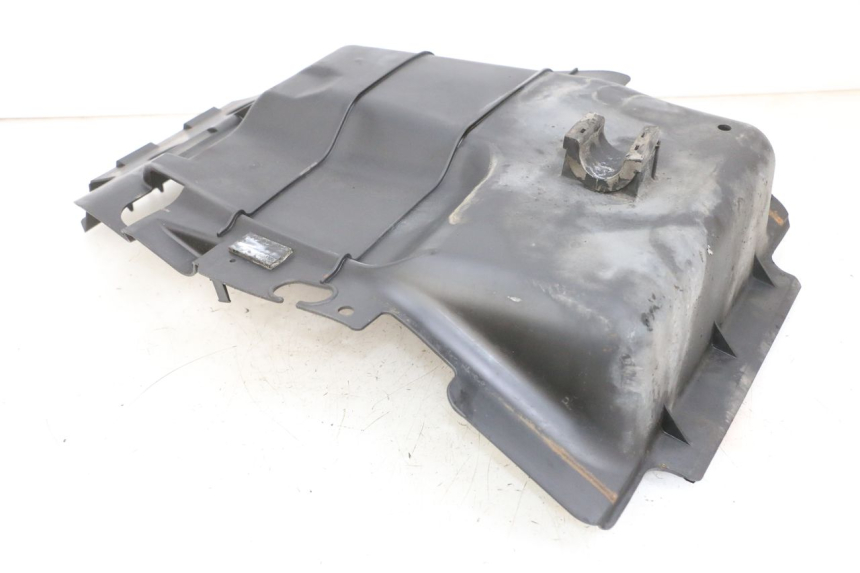 photo de PASSAGEM DA RODA TRASEIRA SUZUKI BURGMAN 650 (2013 - 2020) - Outro ângulo de visão