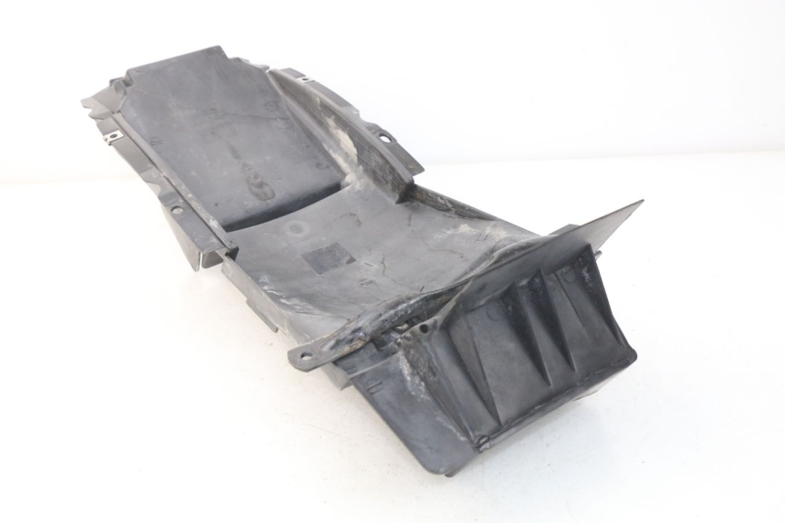 photo de PASSAGEM DA RODA TRASEIRA HYOSUNG COMET GTR 125 (2007 - 2014) - Outro ângulo de visão