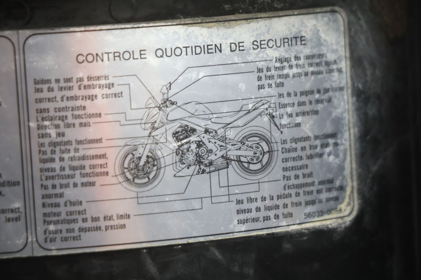 photo de PASSAGEM DA RODA TRASEIRA KAWASAKI ER-6 ER6 N 650 (2005 - 2009) - Pontos de fixação