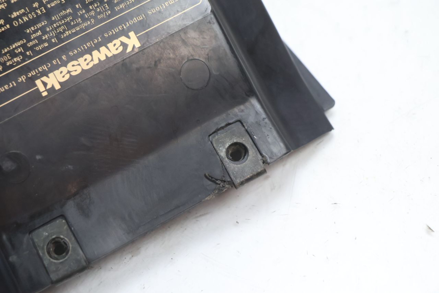 photo de PASSAGEM DA RODA TRASEIRA KAWASAKI GPX F ZX750F 750 (1986 - 1990) - Peça verificada