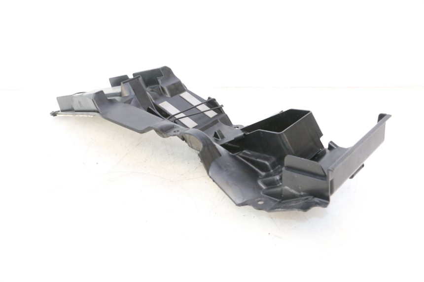 photo de PASSAGEM DA RODA TRASEIRA SUZUKI GSR 600 (2005 - 2012) - Outro ângulo de visão