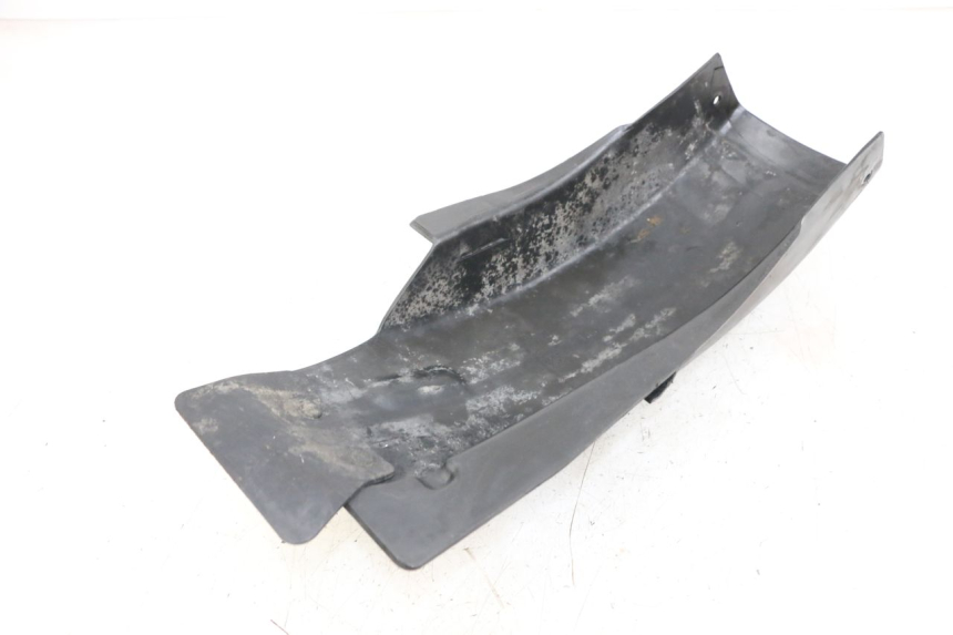 photo de PASSAGEM DA RODA TRASEIRA SUZUKI GSX E 250 (1982 - 1983) - Detalhe da peça