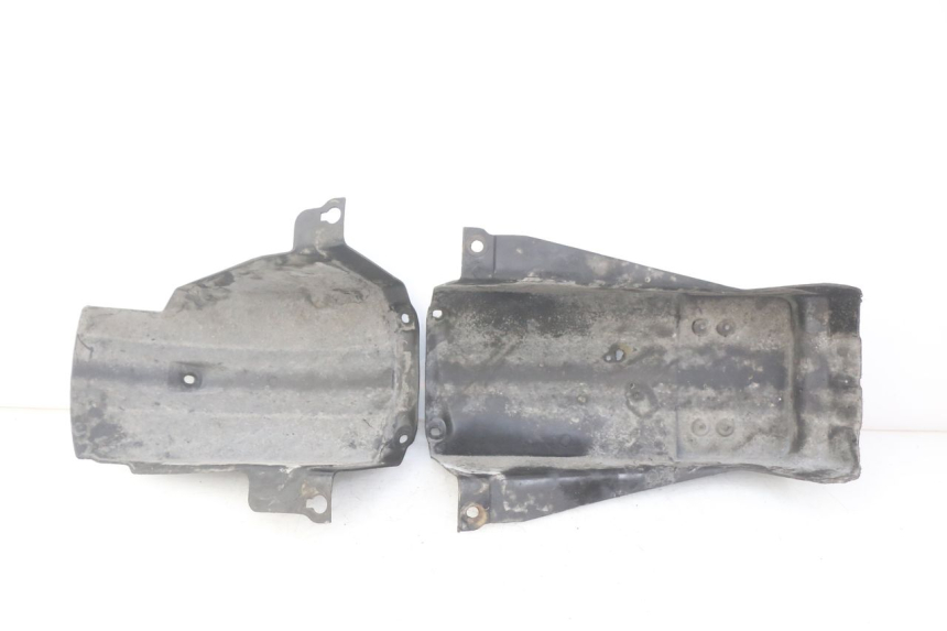 photo de PASSAGEM DA RODA TRASEIRA SUZUKI GSX-F GSX  F 1100 (1988 - 1994) - Outro ângulo de visão