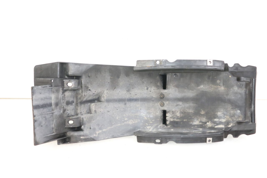 photo de PASSAGEM DA RODA TRASEIRA HYOSUNG GTR 125 (2006 - 2008) - Outro ângulo de visão