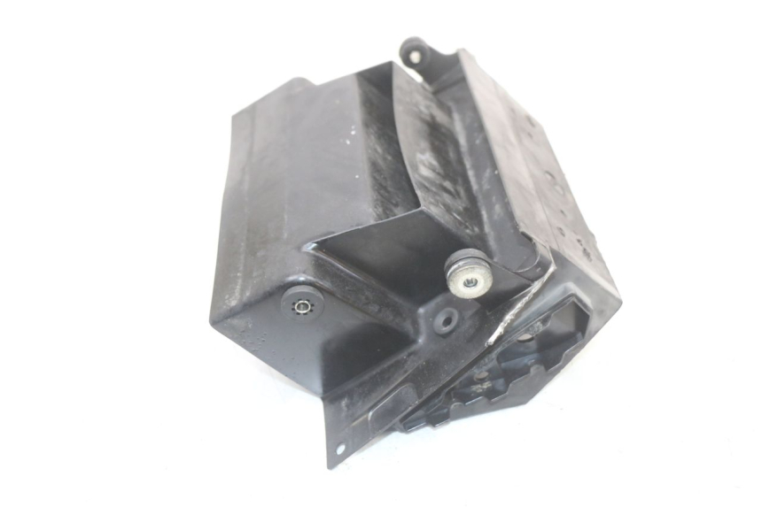 photo de PASSAGEM DA RODA TRASEIRA HONDA CBR F 1000 (1993 - 1996) - Detalhe da peça