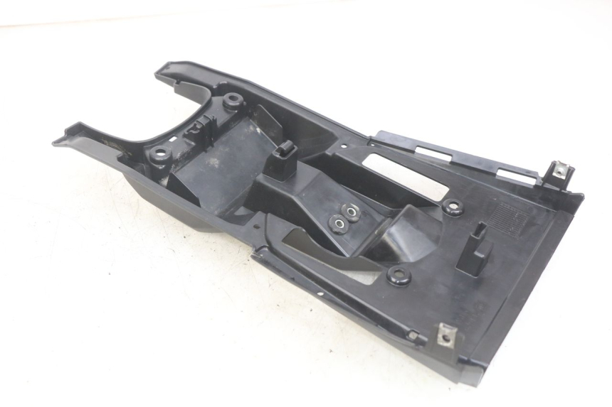 photo de PASSAGEM DA RODA TRASEIRA YAMAHA MT ABS 125 (2014 - 2018) - Detalhe da peça