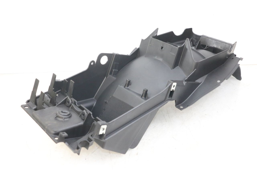 photo de PASSAGEM DA RODA TRASEIRA MOTO GUZZI NORGE 8V GT 1200 (2011 - 2016) - Outro ângulo de visão