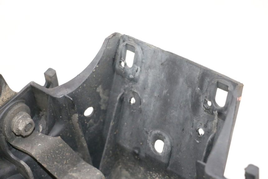 photo de PASSAGEM DA RODA TRASEIRA HONDA NSR R 125 (1994 - 2003) - Detalhe da peça