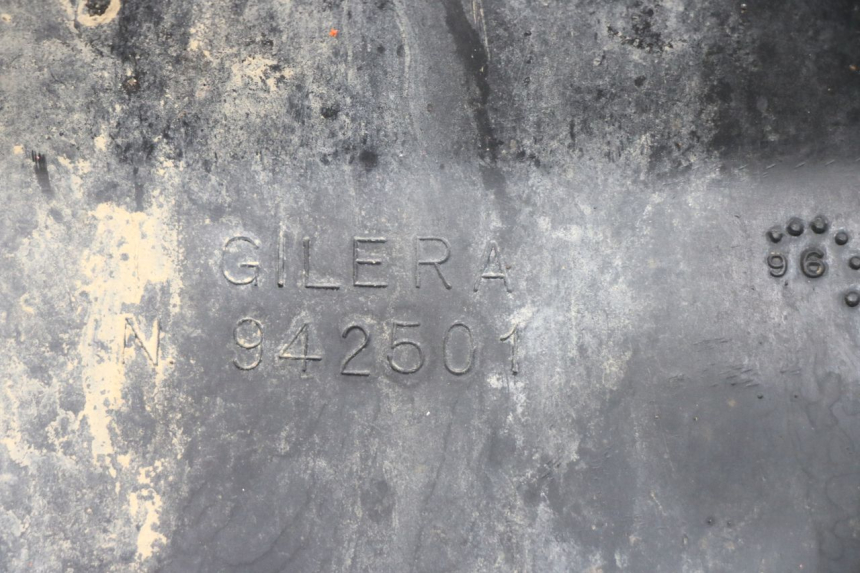 photo de PASSAGEM DA RODA TRASEIRA GILERA RK 50 (1996 - 1999) - Detalhe da peça