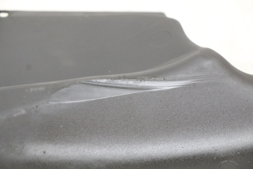 photo de PASSAGEM DA RODA TRASEIRA APRILIA SCARABEO LIGHT 125 (2007 - 2011) - Detalhe da peça