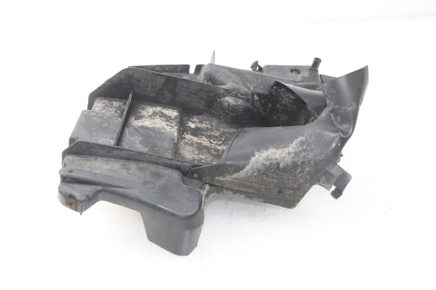 photo de PASSAGEM DA RODA TRASEIRA HONDA SCV LEAD 100 (2003 - 2007) - Detalhe da peça