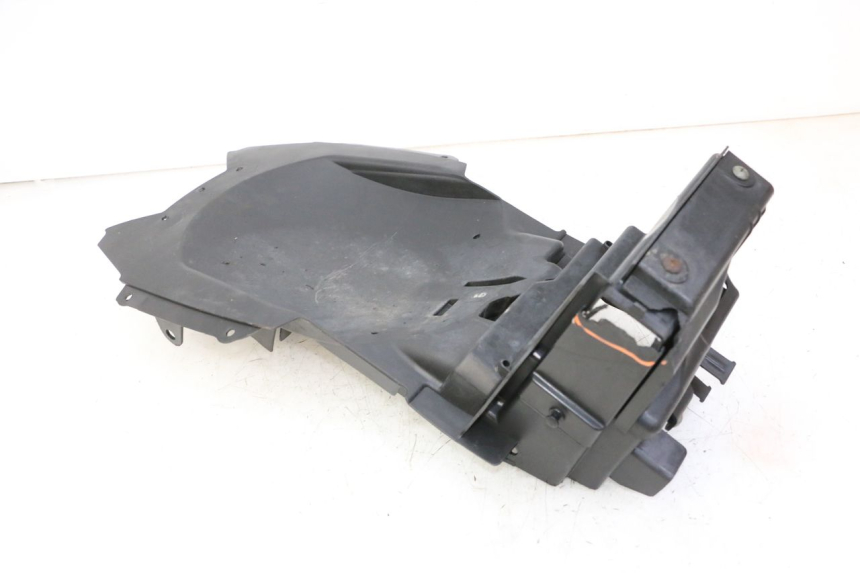 photo de PASSAGEM DA RODA TRASEIRA SUZUKI SV S 650 (2003 - 2009) - Detalhe da peça