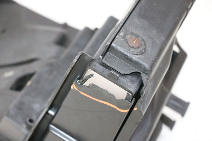 photo de PASSAGEM DA RODA TRASEIRA SUZUKI SV S 650 (2003 - 2009) - Zoom do estado de desgaste