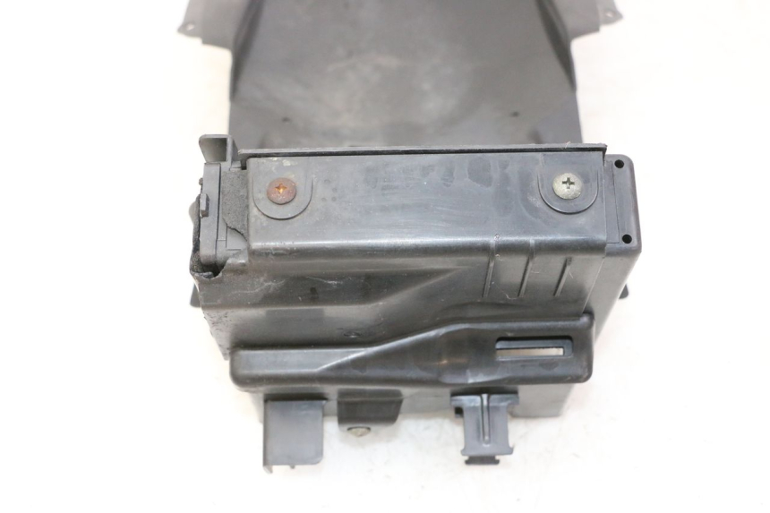 photo de PASSAGEM DA RODA TRASEIRA SUZUKI SV S 650 (2003 - 2009) - Outro ângulo de visão