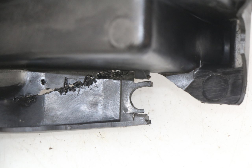 photo de PASSAGEM DA RODA TRASEIRA HONDA VFR FI RC46 800 (1998 - 2001) - Detalhe da peça