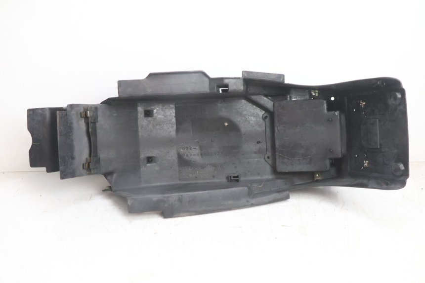 photo de PASSAGEM DA RODA TRASEIRA HONDA VFR FI RC46 800 (1998 - 2001) - Pontos de fixação