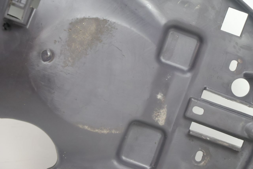 photo de PASSAGEM DA RODA TRASEIRA PEUGEOT VIVACITY 100 (1999 - 2008) - Detalhe da peça