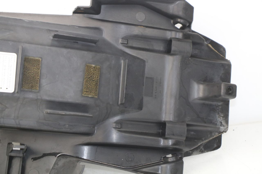 photo de PASSAGEM DA RODA TRASEIRA HONDA XLV VARADERO 125 (2000 - 2006) - Peça verificada