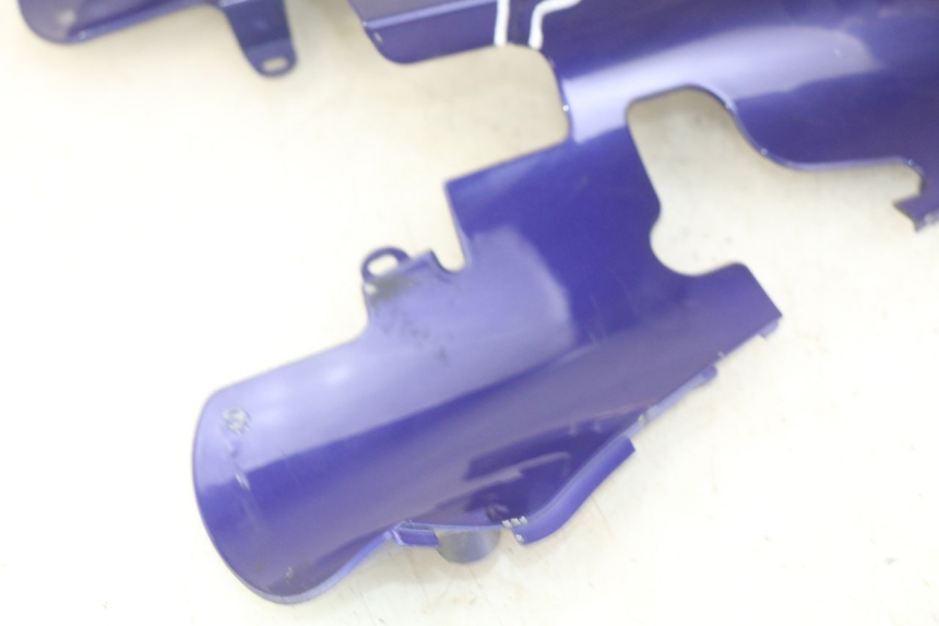 photo de PASSAGEM DA RODA TRASEIRA YAMAHA YZF R1 1000 (2007 - 2008) - Pontos de fixação