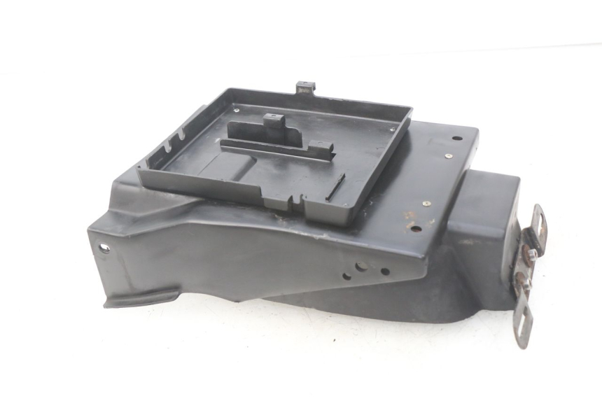 photo de PASSAGEM DA RODA TRASEIRA KAWASAKI ZZR 600 (1995 - 2004) - Outro ângulo de visão