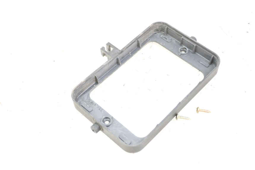 photo de SUPORTE DO FAROL SUZUKI CP 80 (1985 - 1996) - Detalhe da peça
