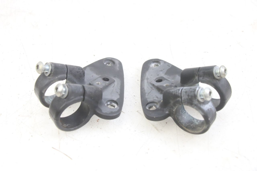photo de SUPORTE DO FAROL GILERA DNA 50 (2000 - 2007) - Vista principal