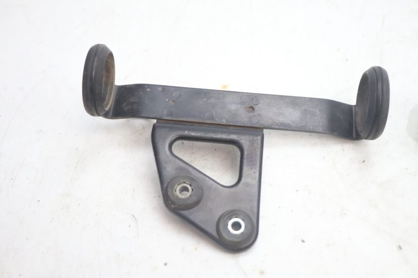 photo de SUPORTE DE FAROL SUZUKI DR S 600 (1985 - 1989) - Detalhe da peça