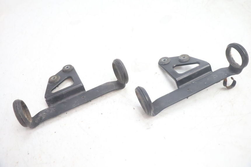 photo de SUPORTE DE FAROL SUZUKI DR S 600 (1985 - 1989) - Estado da superfície