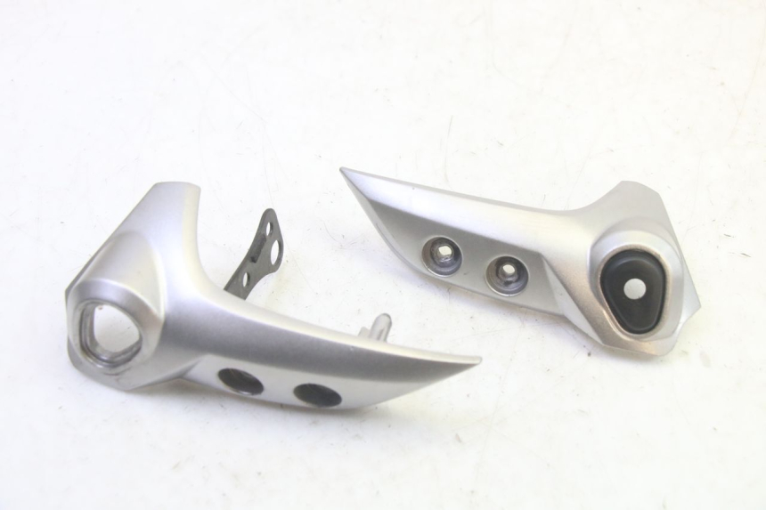 photo de SUPORTE DO FAROL YAMAHA FZ6 N FAZER 600 (2004 - 2006) - Zoom do estado de desgaste