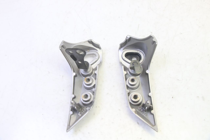 photo de SUPORTE DO FAROL YAMAHA FZ6 N FAZER 600 (2004 - 2006) - Outro ângulo de visão