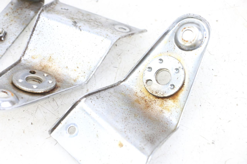 photo de SUPORTE DO FAROL HYOSUNG GF 125 (2001 - 2005) - Outro ângulo de visão