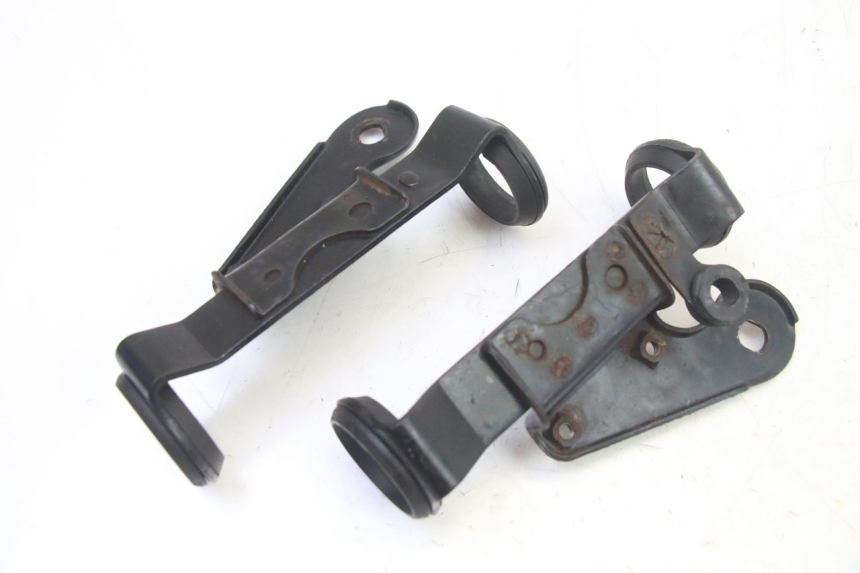 photo de SUPORTE DO FAROL SUZUKI GS GSE 500 (2001 - 2003) - Outro ângulo de visão
