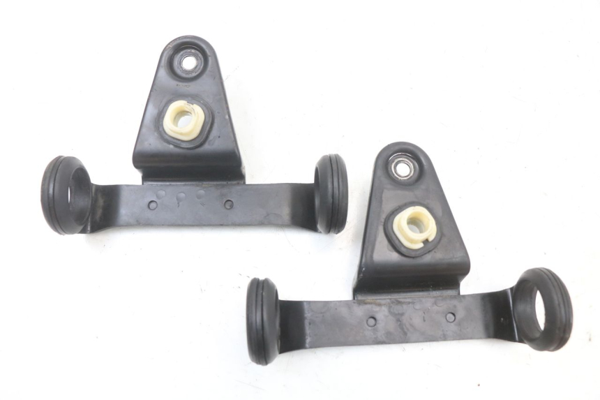 photo de SUPORTE DO FAROL SUZUKI GSX E 250 (1982 - 1983) - Vista principal