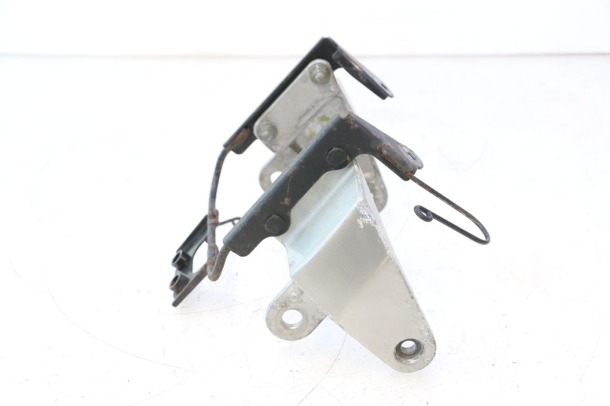 photo de SUPORTE DE FAROL YAMAHA XJR 1300 (1998 - 2002) - Zoom do estado de desgaste