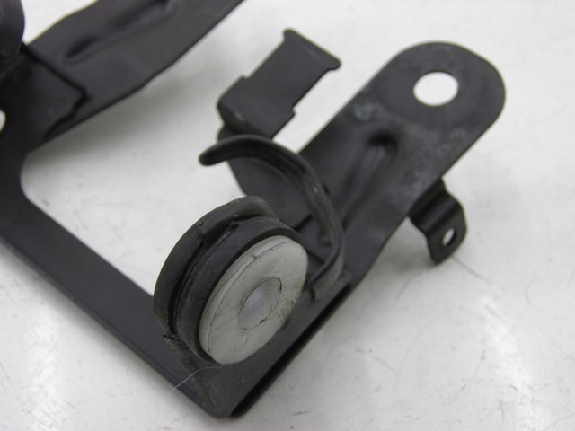 photo de SUPORTE DO FAROL YAMAHA SR 125 (1982 - 2003) - Outro ângulo de visão