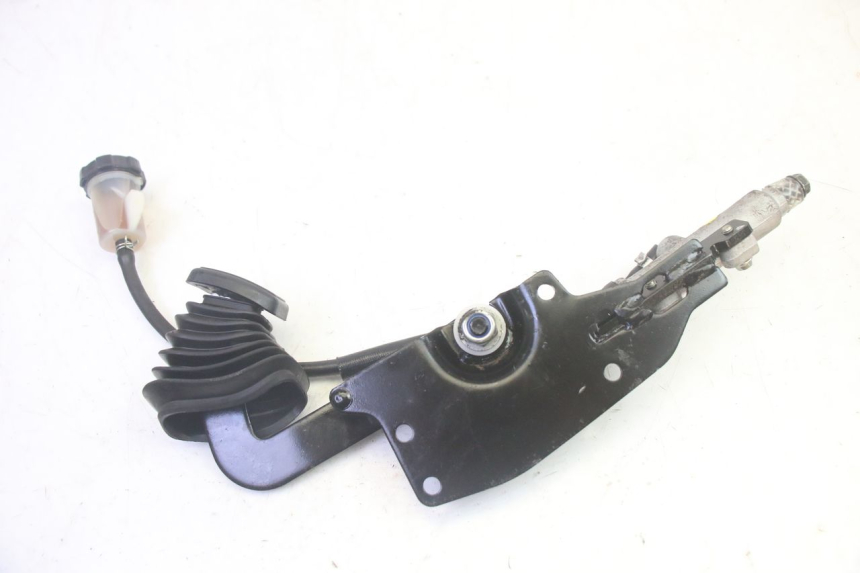photo de PEDALEIRA DE FREIO PIAGGIO MP3 HPE 350 (2018 - 2020) - Pontos de fixação