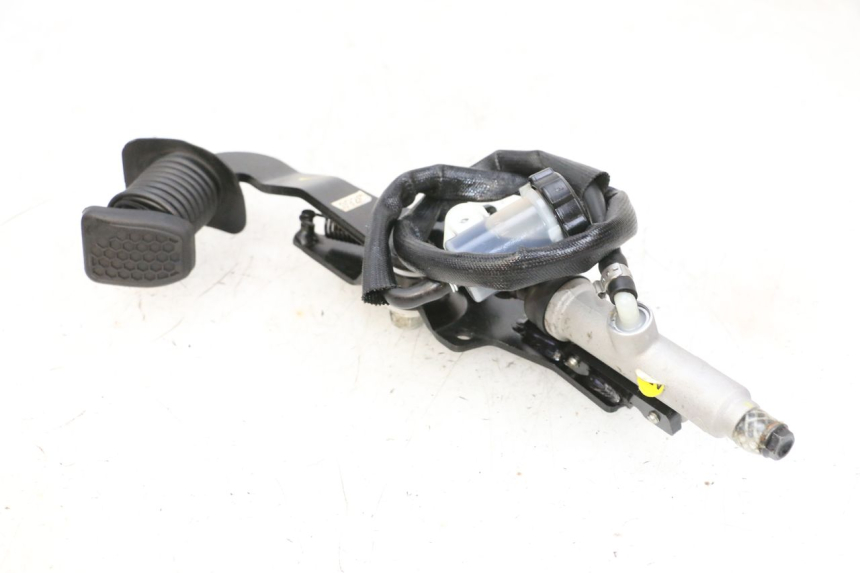 photo de PEDALEIRA DE FREIO PIAGGIO MP3 HPE 300 (2019 - 2026) - Vista geral