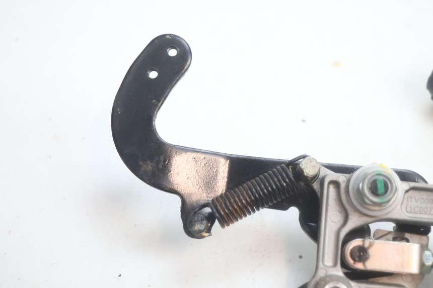 photo de PEDAL DO FREIO PIAGGIO MP3 HPE 530 (2022 - 2026) - Zoom do estado de desgaste